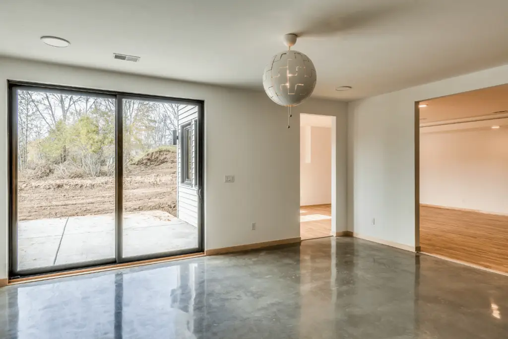 oversized glass units used in large sliding doors